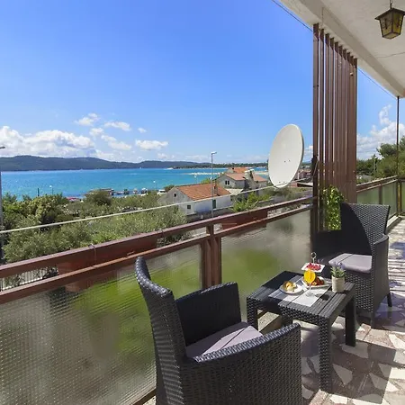 Pianino Brodarica (Sibenik-Knin)