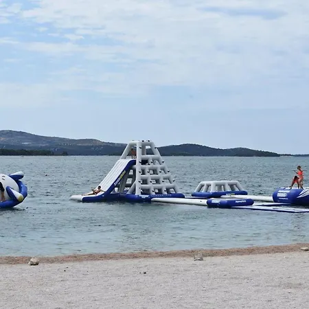 Pianino Brodarica (Sibenik-Knin)