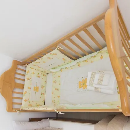 Pianino * Brodarica (Sibenik-Knin)