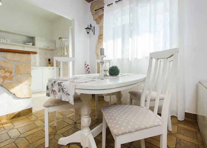 Pianino * Brodarica (Sibenik-Knin)